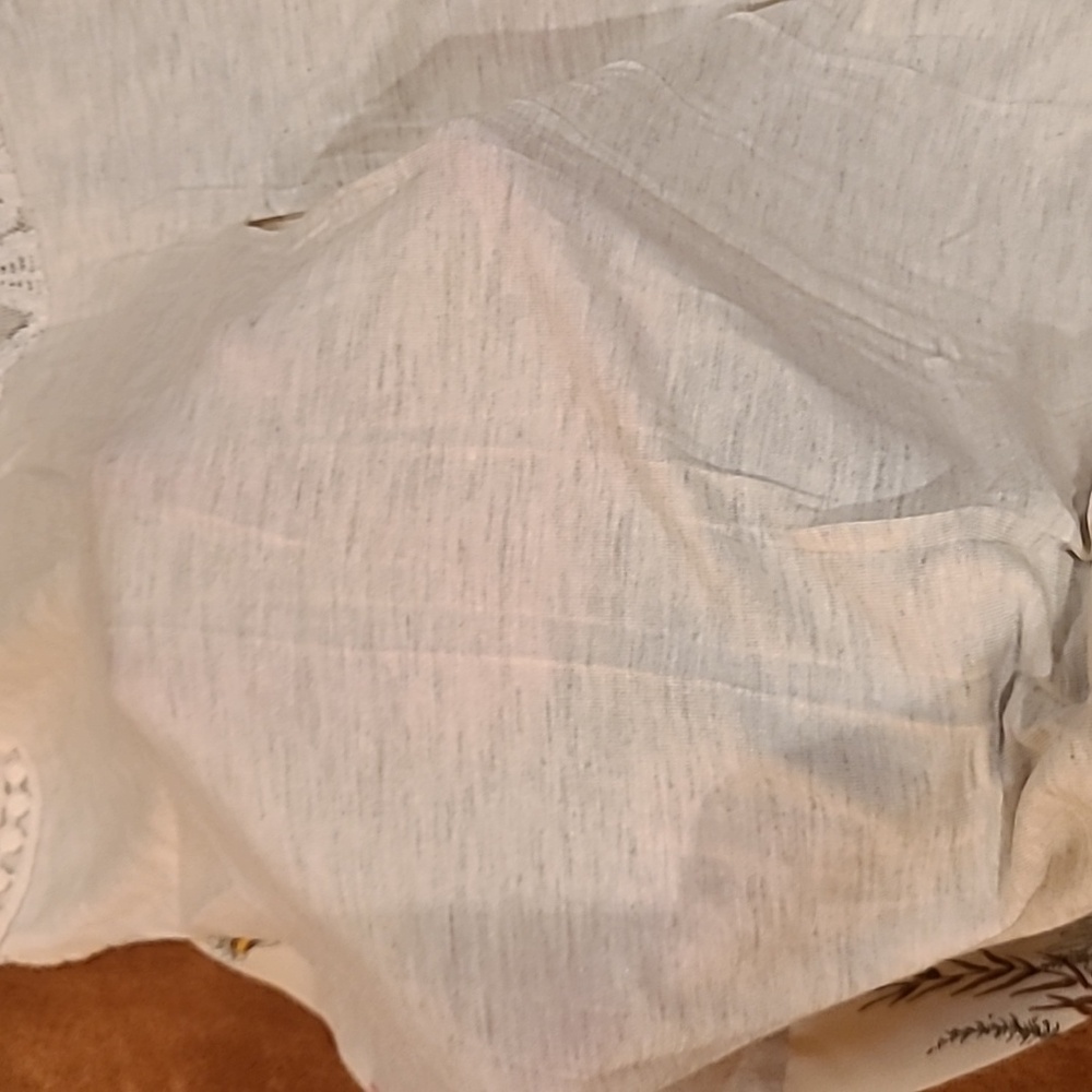 Taylor & Sage Cream Floral Lace Camisole - Picture 5 of 6